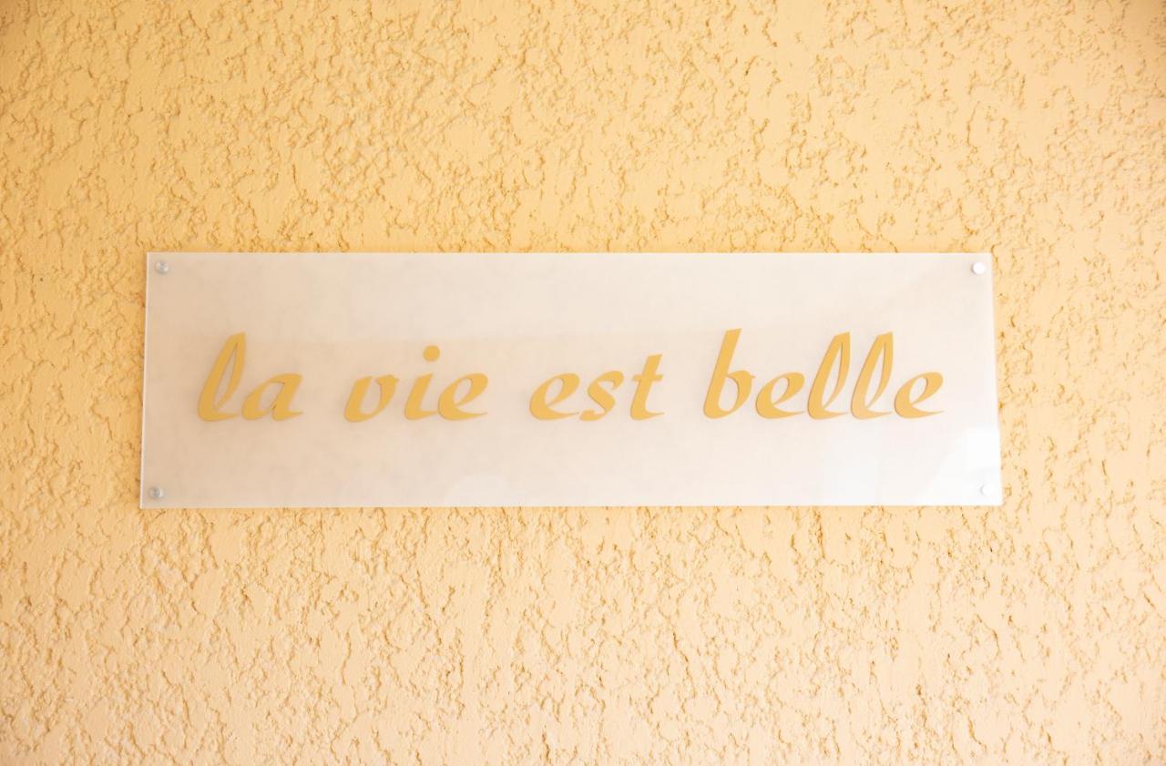 Apartament La Vie Est Belle Gassin Zewnętrze zdjęcie